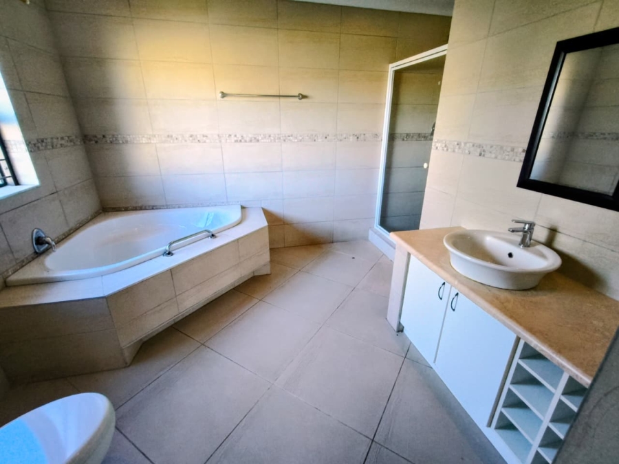 3 Bedroom Property for Sale in Wavecrest Eastern Cape
